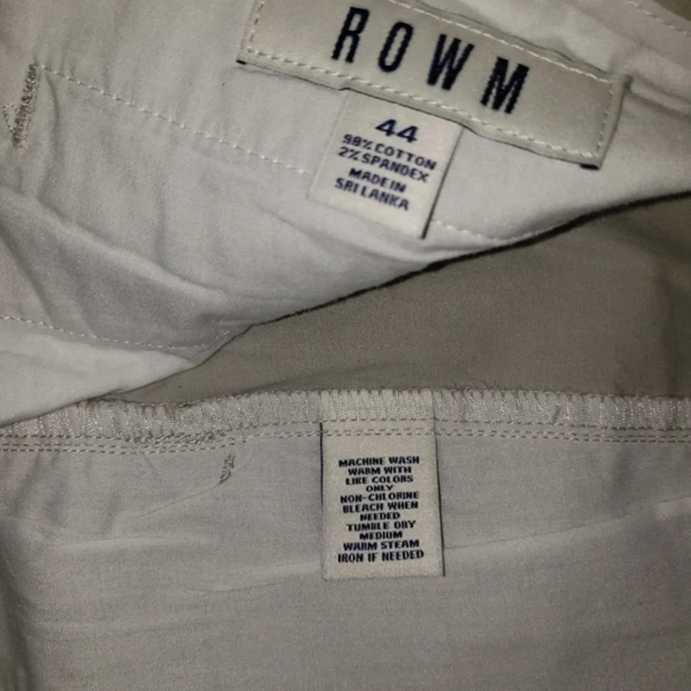 NWT - ROWM Men’s Cargo Shorts -‎ Size 44